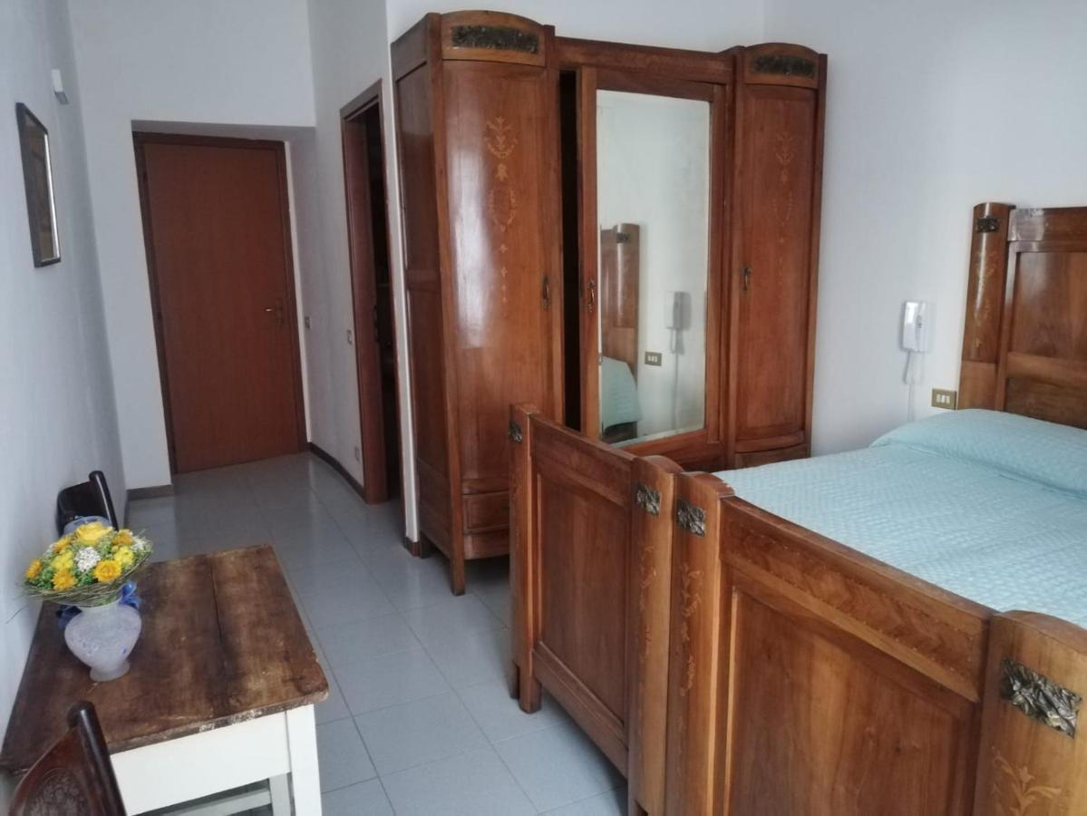 Residenza Santa Valeria Hotel Caglio Ngoại thất bức ảnh